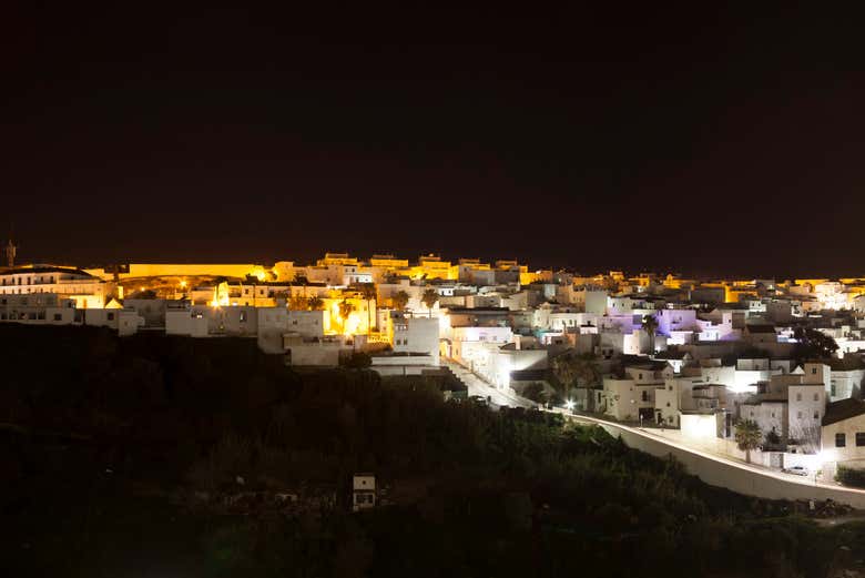 Panorámica nocturna de Vejer de la Frontera