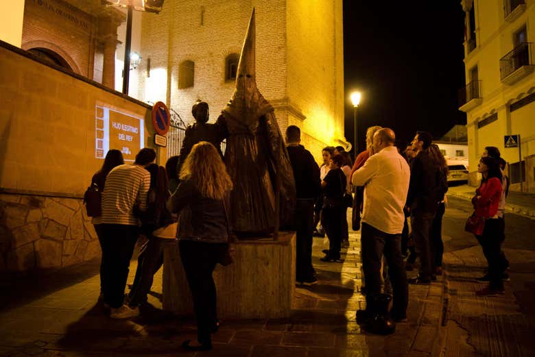 Parcourez les rues de Vélez-Málaga de nuit