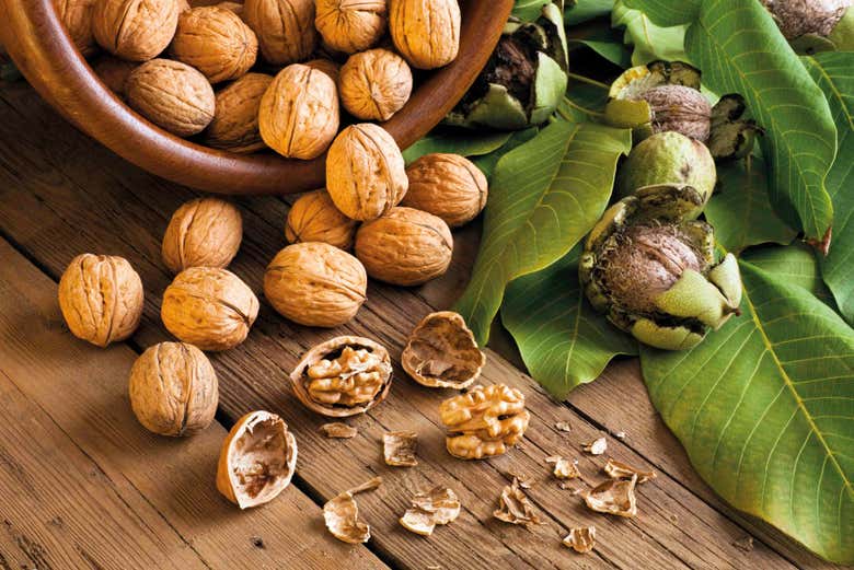 Degustando unas ricas nueces
