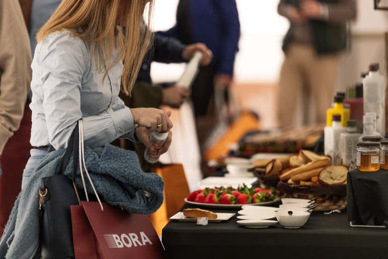 Probando diferentes tapas con aceite