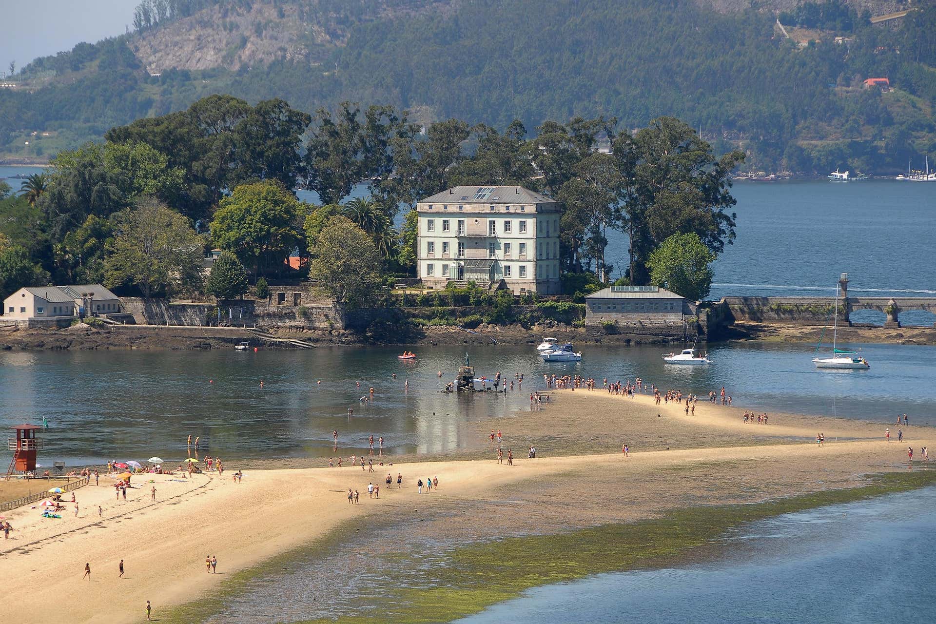 Ferry a la isla de San Simón