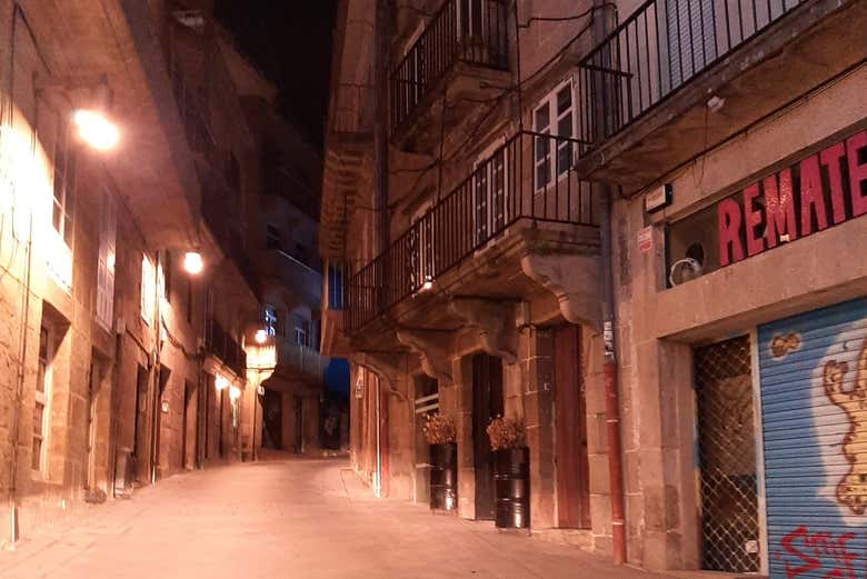 Passeggiando per la strade di Vigo di sera