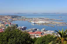 Tour por el puerto de Vigo + Visita a un vivero de marisco