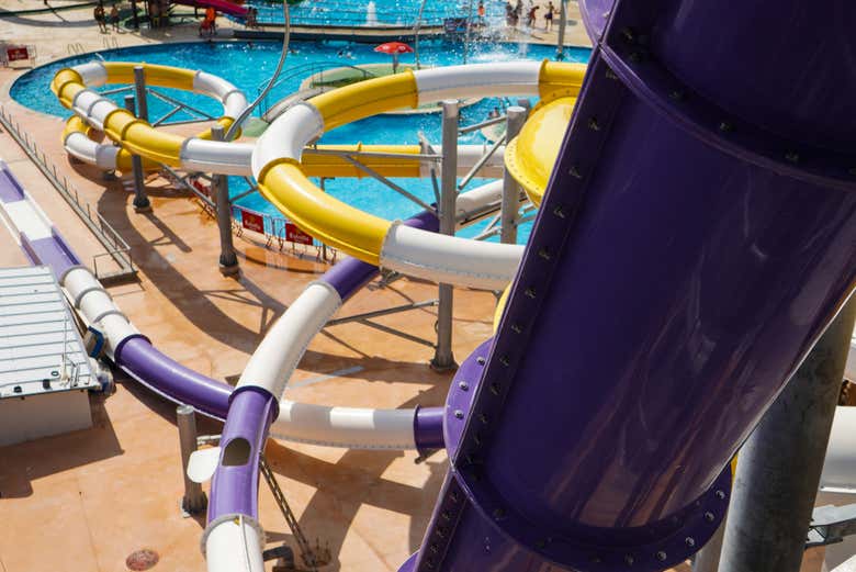 Vistas dos tobogãs do Illa Fantasia