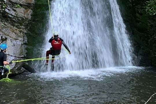 Bajando por la catarata del barranco del Cuvachín