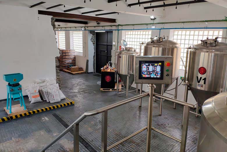 Interior de la fábrica de cerveza