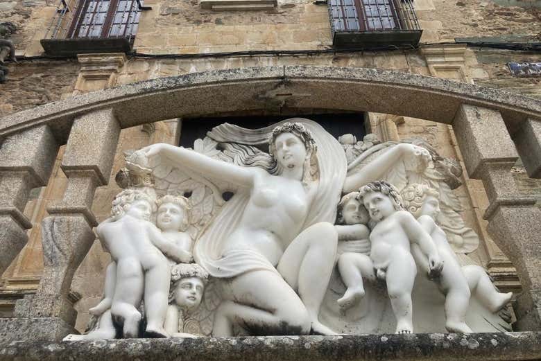 Nos fijaremos en los detalles de varios edificios históricos