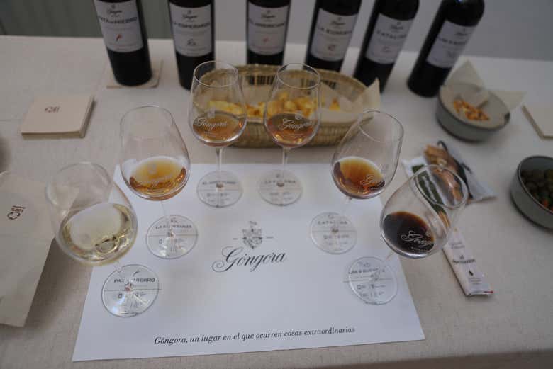 Disfrutaréis de una selecta cata de distintos vinos