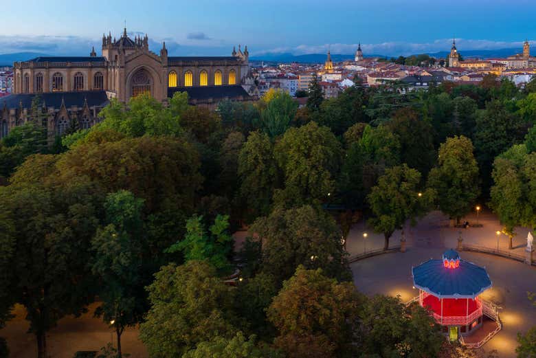 Atardecer en el parque de La Florida de Vitoria