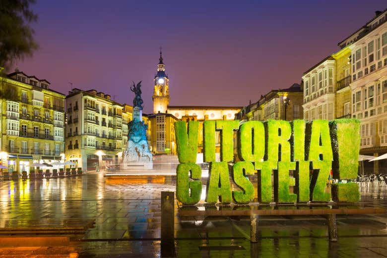 Plaza de la Virgen Blanca