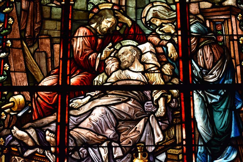 Vidriera de la Cripta