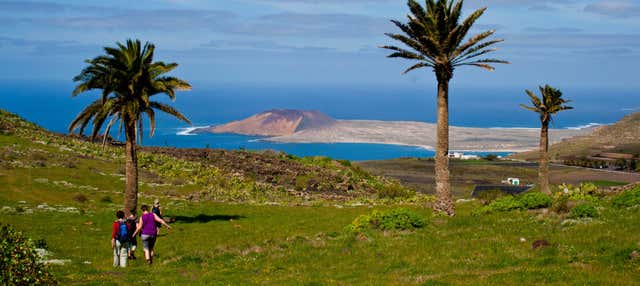 Senderismo por el Volcán de La Corona y Risco de Famara
