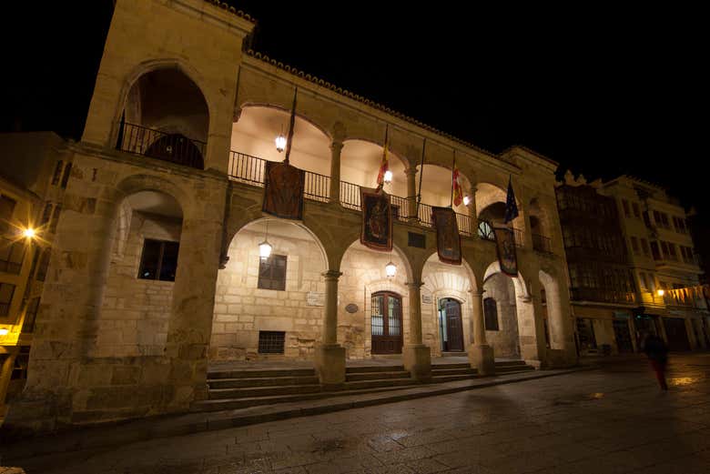 Ancien hôtel de ville de Zamora sur la place principale