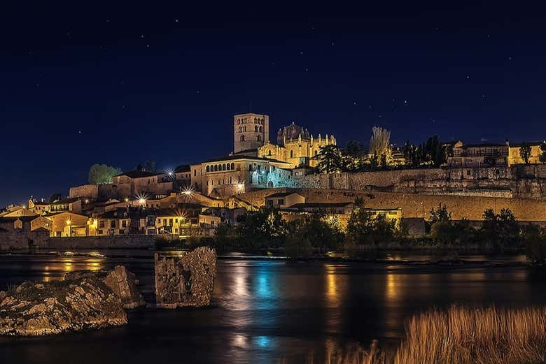 Vue nocturne sur Zamora