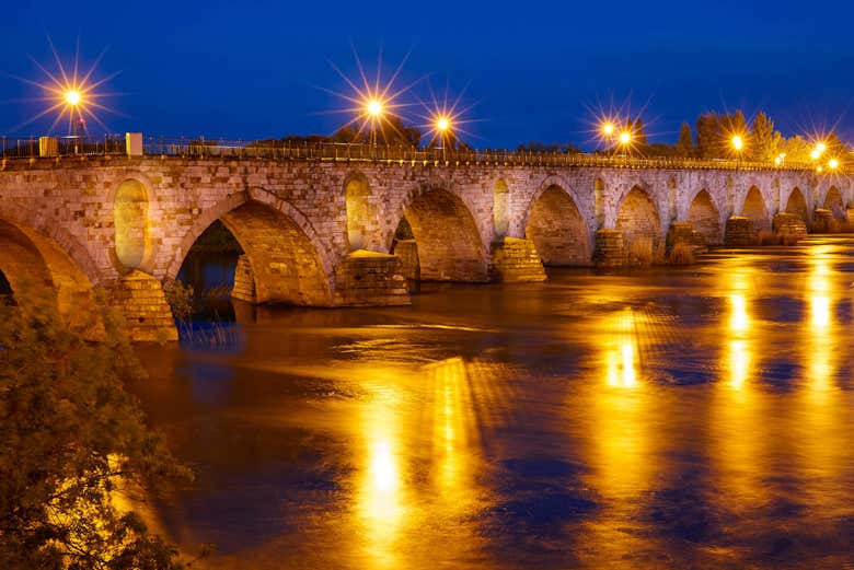 Ponte de Pedra sobre o rio Douro