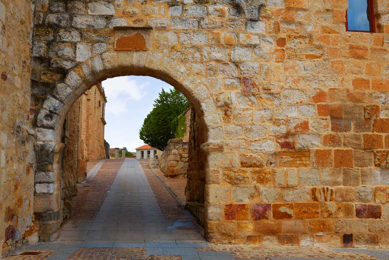Puerta del Obispo