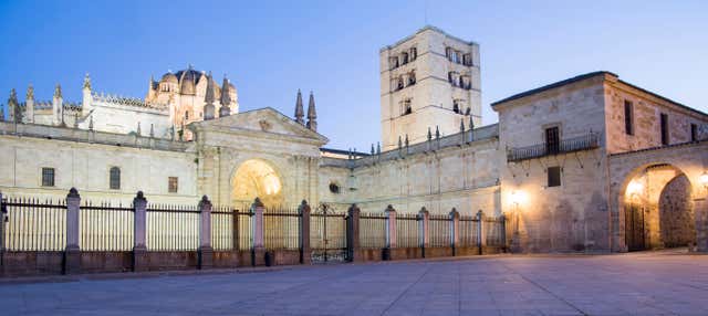 Tour de luces y leyendas de Zamora