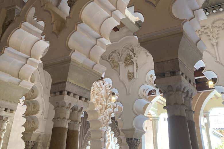 Découvrez les détails du palais de l'Aljaferia