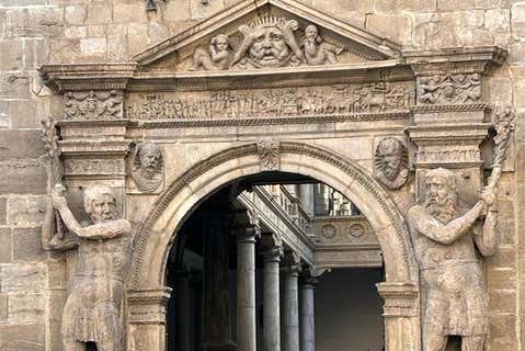 Entrée du palais des Luna