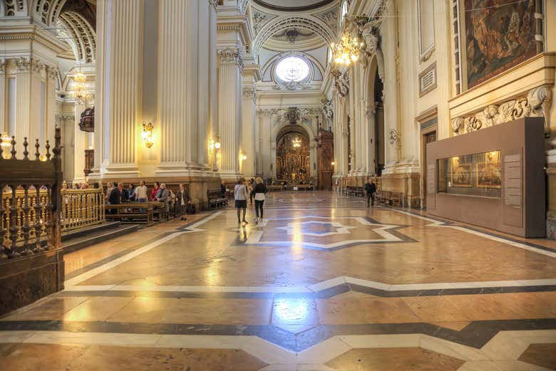 Interior da Basílica do Pilar
