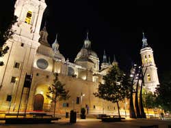 Basílica del Pilar por la noche