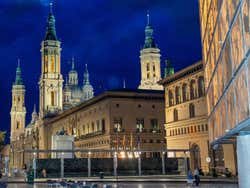 Plaza del Pilar de noche