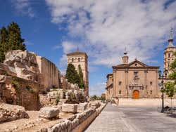 Torreón junto a la Iglesia de San Juan de los Panetes