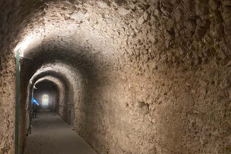 Tunnel dans l'un des musées que vous visiterez