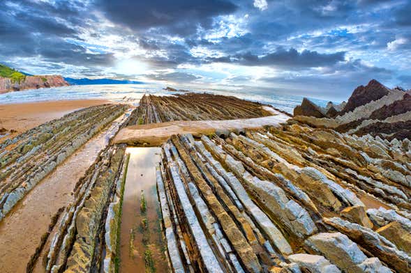 Passeio de barco pelo Flysch de Zumaia, Mutriku e Deba