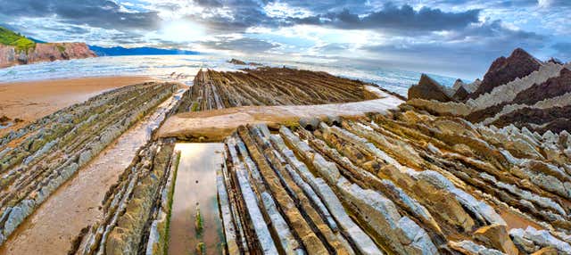 Paseo en barco por el Flysch de Zumaia, Motrico y Deva