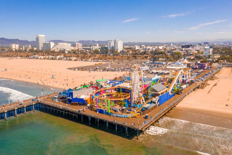 Visit Santa Monica pier and see the theme park