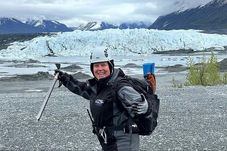 Preparada para caminar sobre el glaciar Matanuska