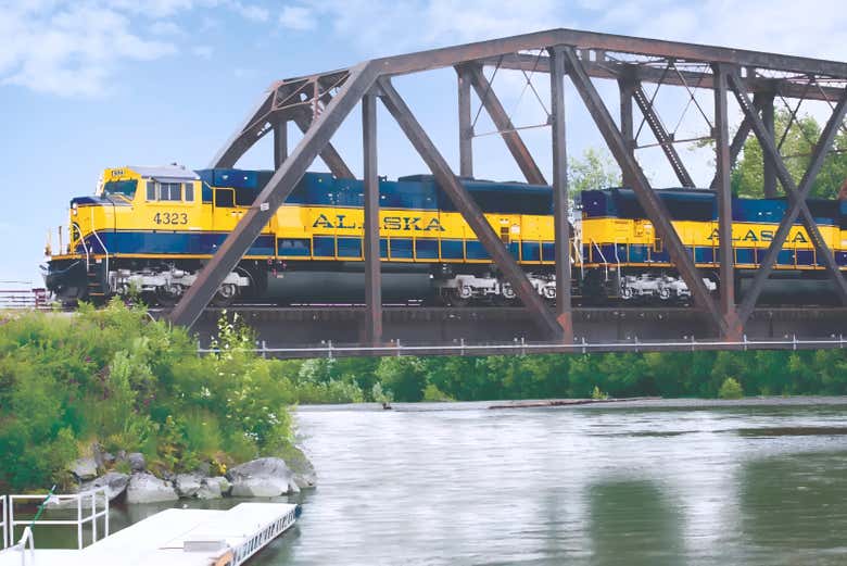 ¡Montaréis en el famoso Ferrocarril de Alaska!