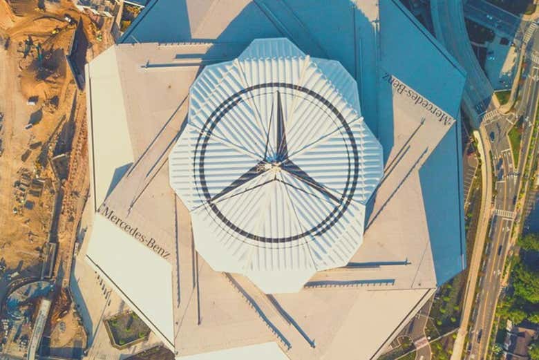 El techo retráctil del Mercedes-Benz Stadium