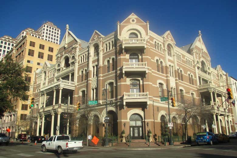 Facciata del Driskill Hotel