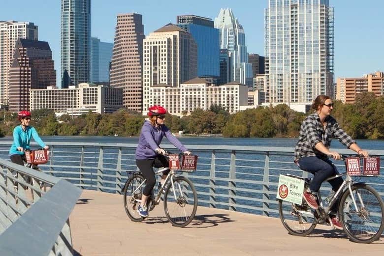 Pedalando junto ao rio Colorado 