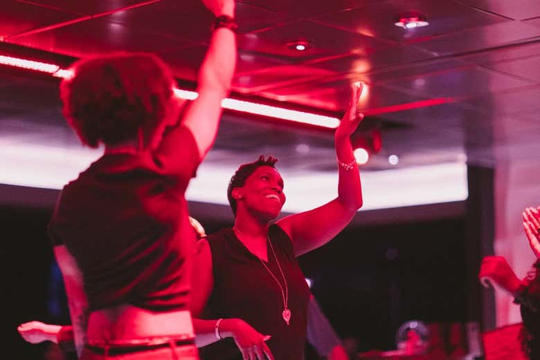 Bailando en el barco