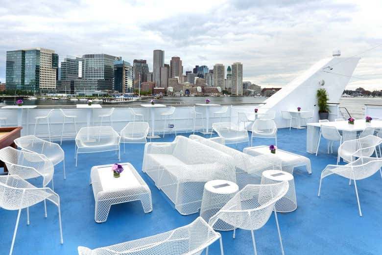 Terraza en la cubierta del barco