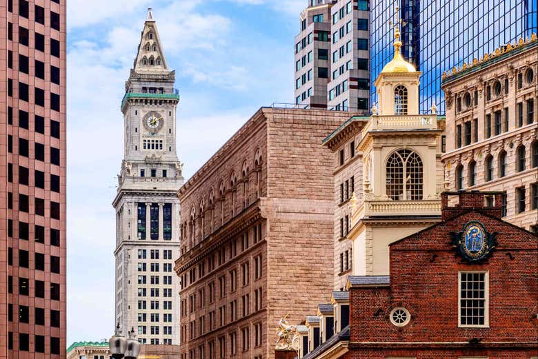 Look at the Custom House Tower in Boston