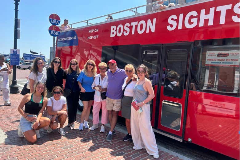 Todo listo para subir al autobús turístico de Boston