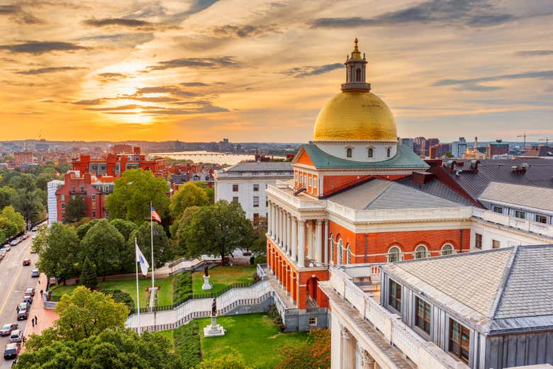 A imponente cúpula dourada da Casa do Estado de Massachusetts