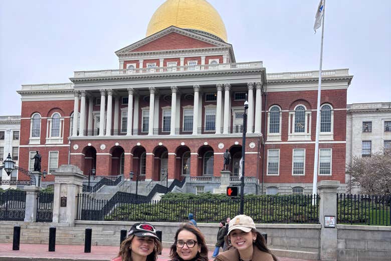 Admire the Massachusetts State House and its golden dome