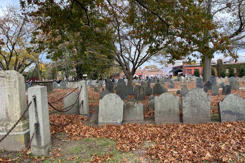 Old Burying Point Cemetery di Salem