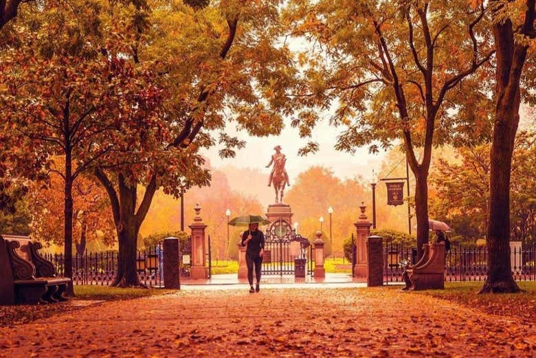 Visit the famous Paul Revere Statue
