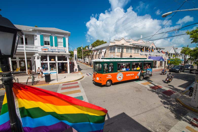 Desfrutando no trólebus turístico de Key West