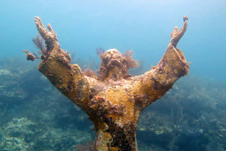 El Cristo del Abismo en Cayo Largo