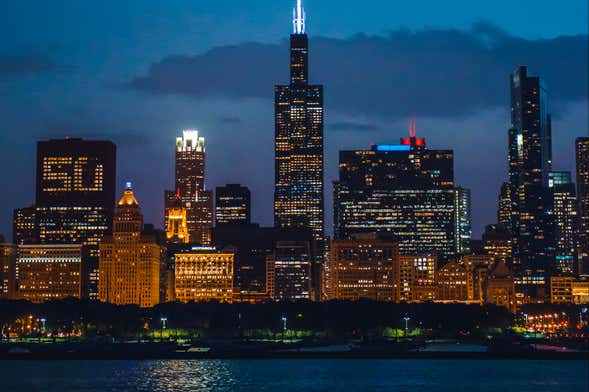 Crucero nocturno por el río Chicago y el lago Michigan
