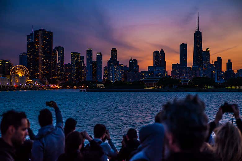 Contemplando el skyline de Chicago al anochecer