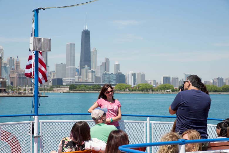 Desfrutando do passeio de barco pelo lago Michigan