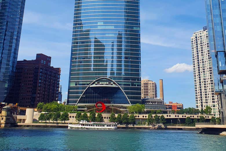 Rascacielos River Point